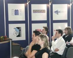 090407amarknarekl.jpg