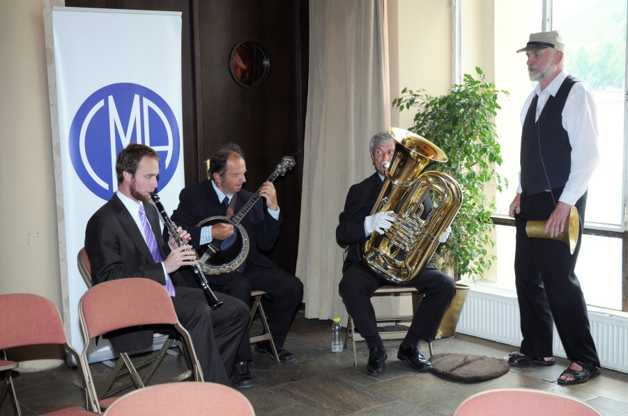 100513_mark09_41